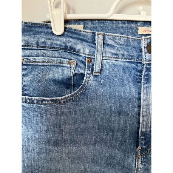 Levi’s HiRise Skinny 721 Medium Wash.  Size 31/12 - Picture 3 of 10